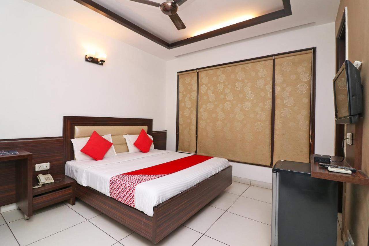 Wonderland Inn Near Aravali Biodiversity Park Gurgáon Exteriér fotografie