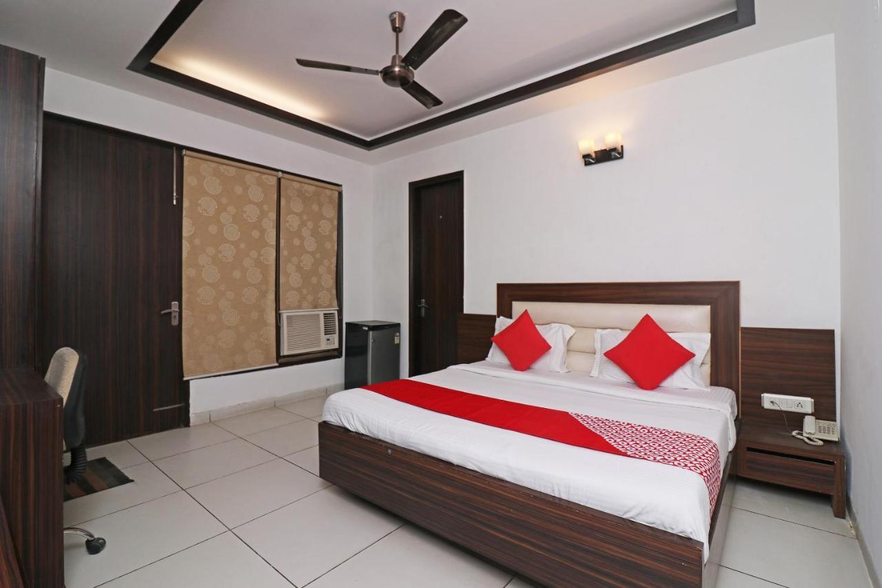 Wonderland Inn Near Aravali Biodiversity Park Gurgáon Exteriér fotografie
