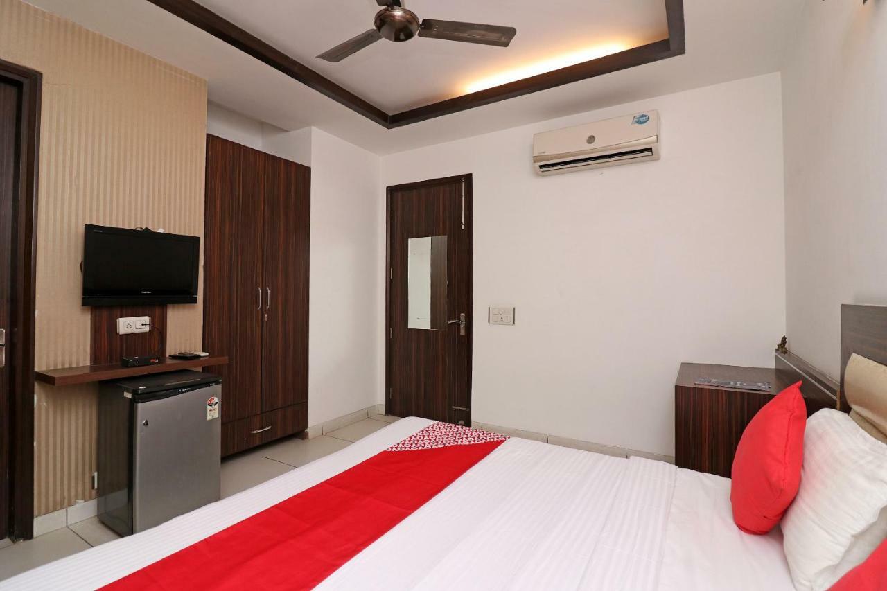 Wonderland Inn Near Aravali Biodiversity Park Gurgáon Exteriér fotografie